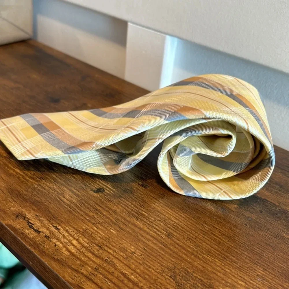 Geoffrey Beene tie Yellow